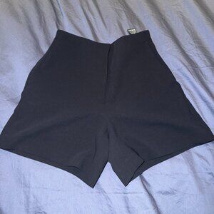 Aritzia Wilfred High-Waisted Black Shorts Size 2 Minimalist Tailored